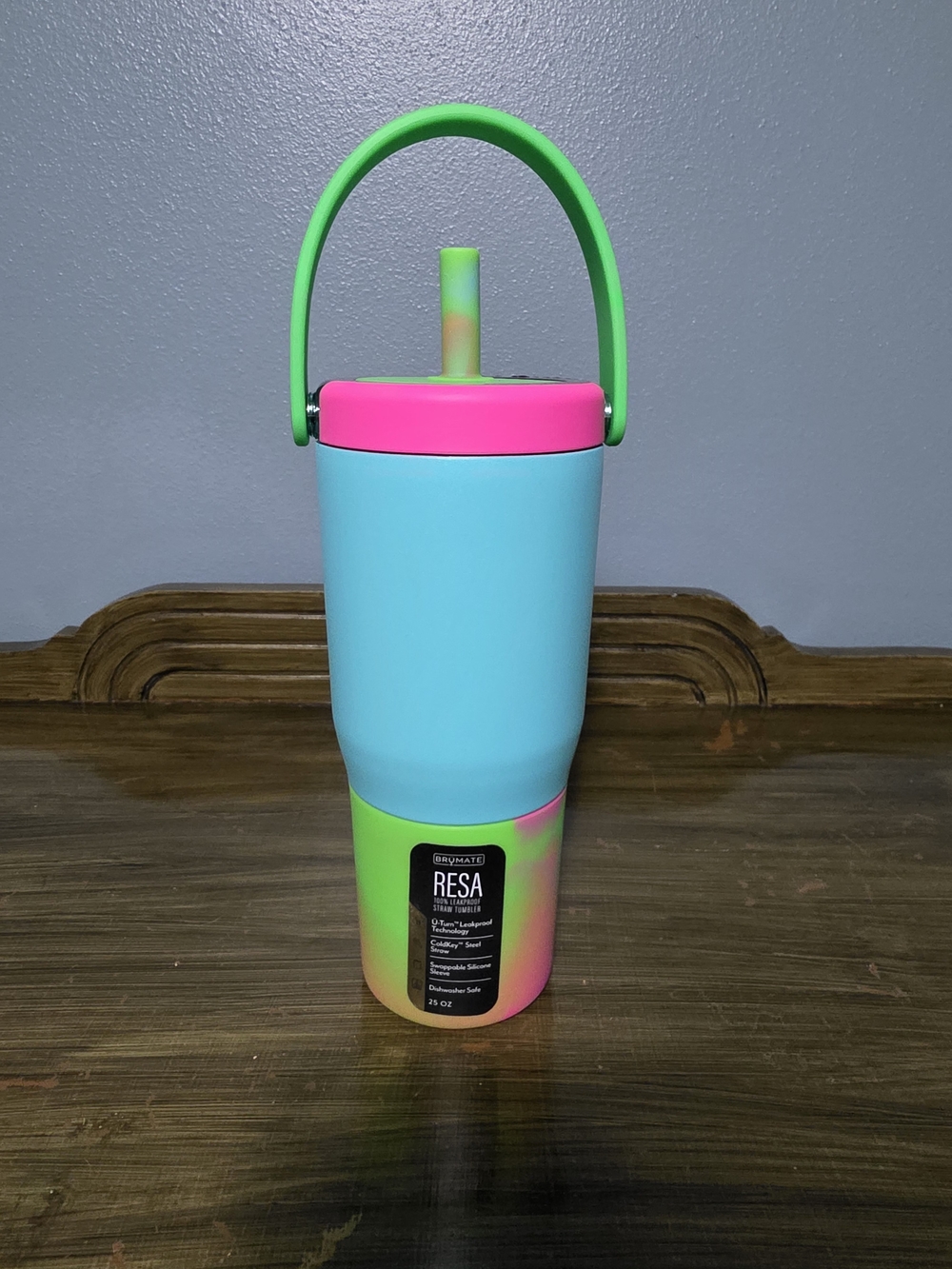 Brumate Resa Neon 25 Oz Nwt